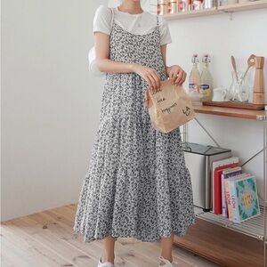 Chic Black and White Floral Maxi Dress